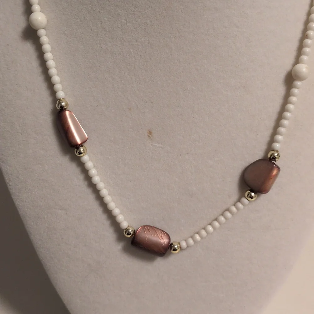 Elegant Cream and‎ Rose /Mauve Mother Of Pearl Shell Beaded Necklace